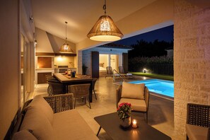 Outdoor dining - Luxury villa for 8 persons with swimming pool, whirlpool and sauna (Nova Vas)