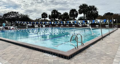 NEWLY LISTED 2/2 in The Village of Woodbury