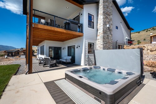 Mountain View Retreat B11|Hot Tub |Near Powder Mtn