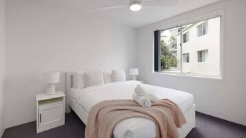 2 bedrooms, iron/ironing board, WiFi, bed sheets