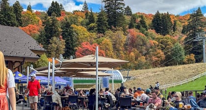 Grand Ogden Lodge, Hot Tub, Close to Ski Resorts – 6 BR | 5 Baths | Hot Tub