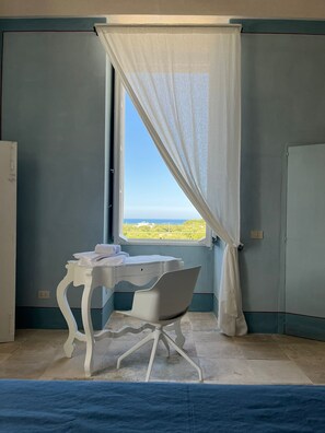 In-room safe, free WiFi