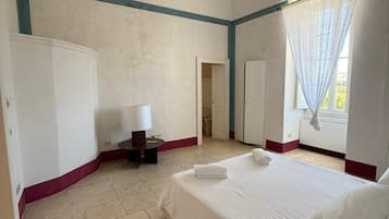 Superior Suite, Sea View | In-room safe, free WiFi