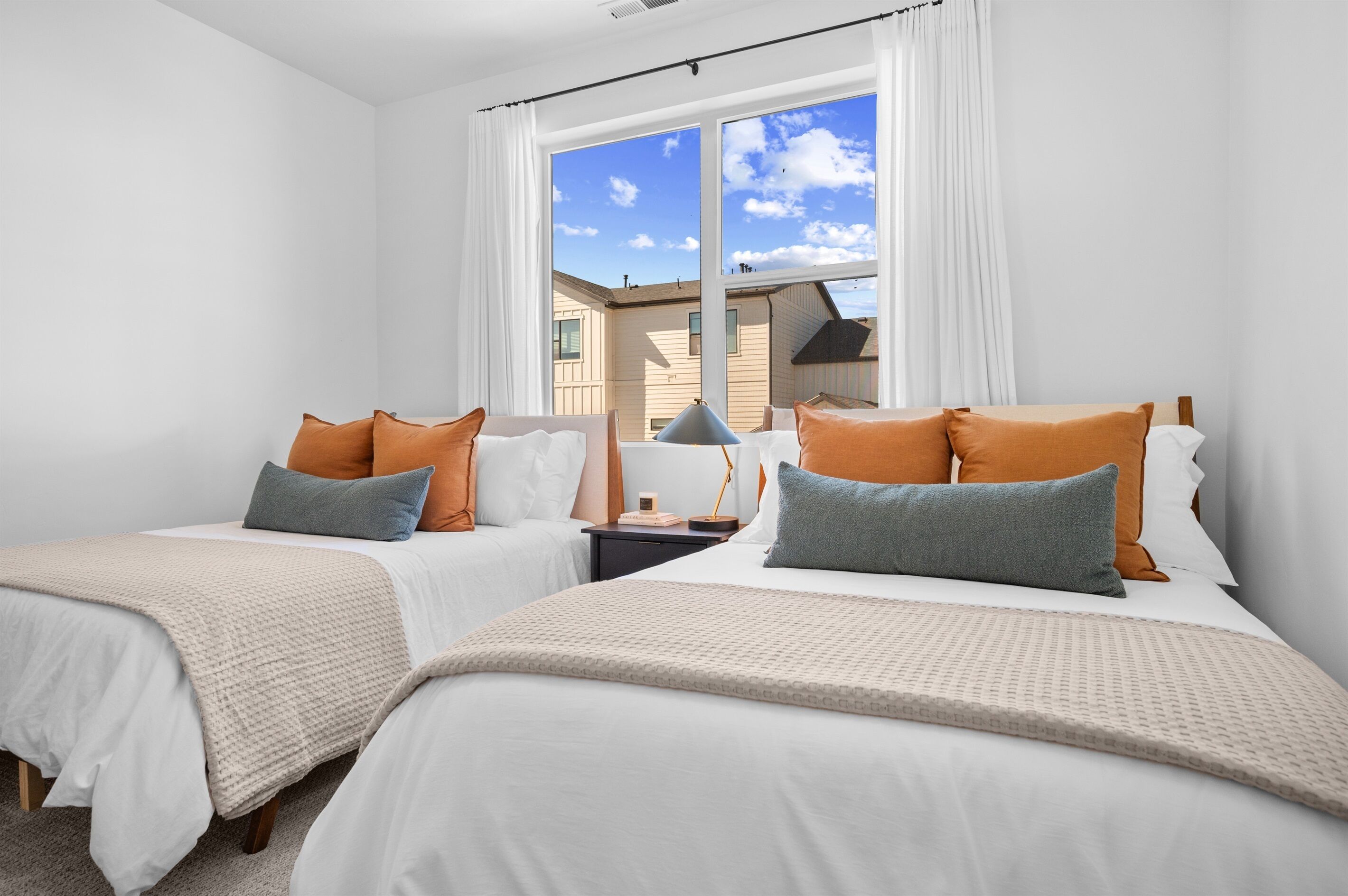 3 habitaciones, tabla de planchar con plancha y wifi gratis 