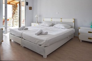 Silitysrauta/-lauta, Wi-Fi, vuodevaatteet