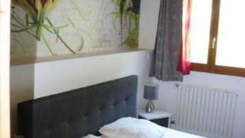 3 多间卧室、熨斗/熨衣板、WiFi、床单