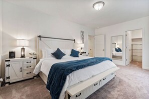 2 Schlafzimmer, Schreibtisch, BĂŒgeleisen/BĂŒgelbrett, Reisekinderbett