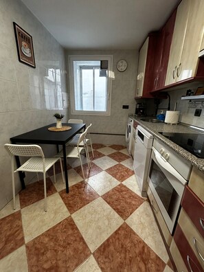 Microones, forn, placa de cuina i rentaplats