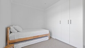 3 Schlafzimmer, Bügeleisen/Bügelbrett, Reisekinderbett, kostenloses WLAN