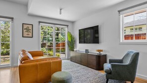 Smart TV, fireplace - Belgralia – nestled in the vibrant heart of Leura (Leura)
