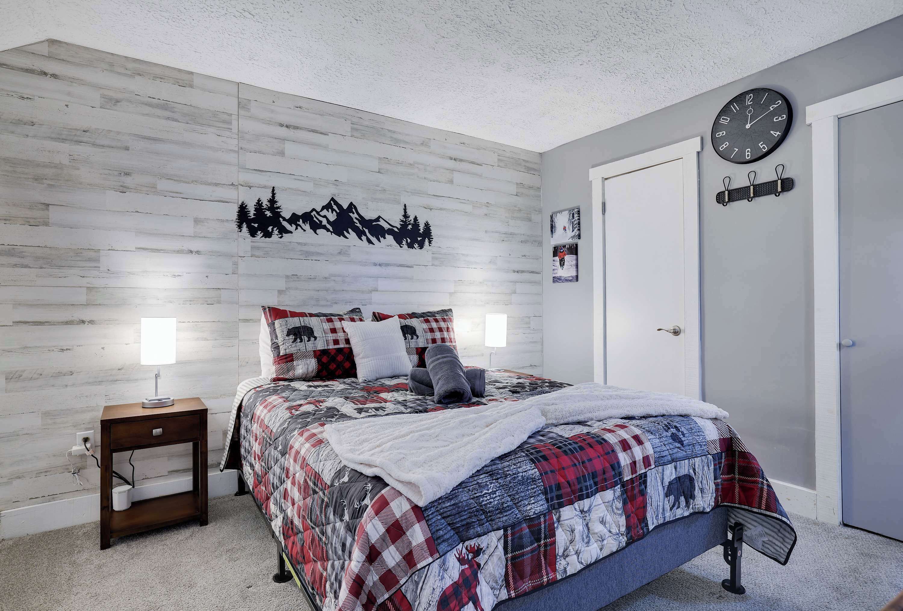 2 habitaciones, tabla de planchar con plancha, wifi y ropa de cama 