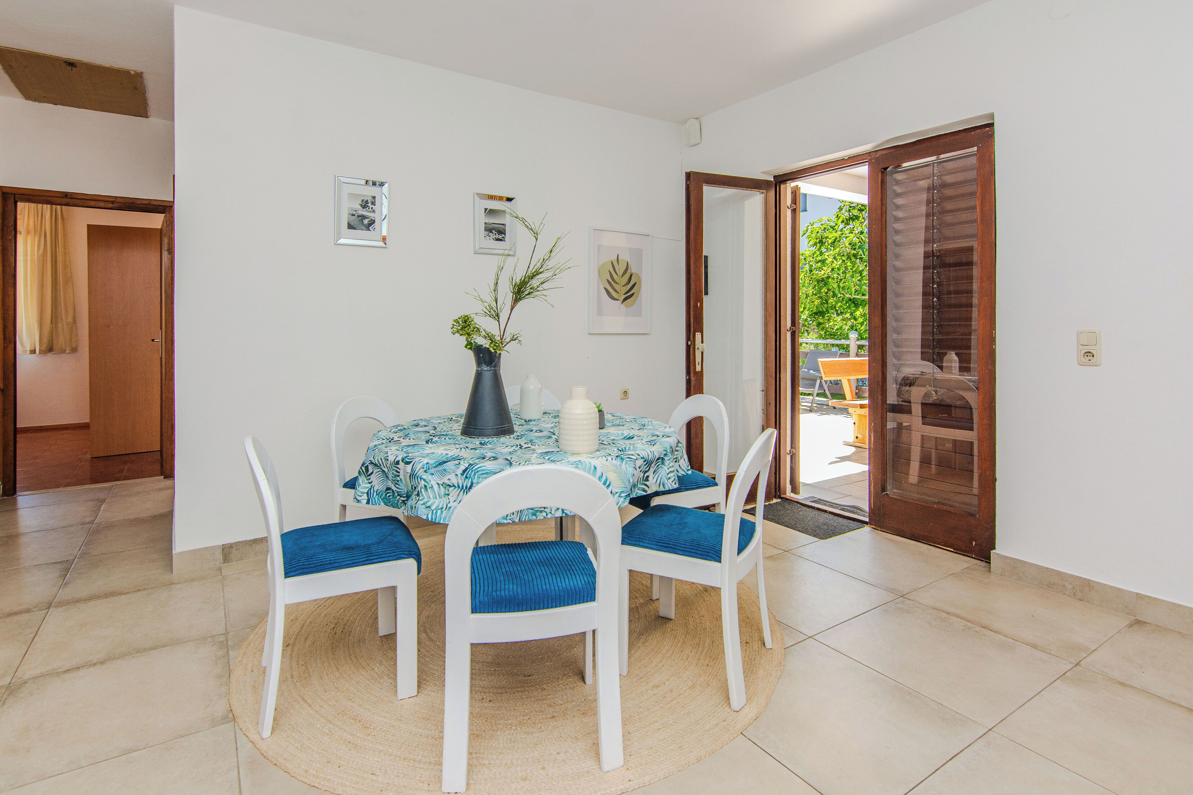 객실 내 식사 공간