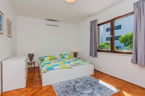 Comfort House, Sea View | Iron/ironing board, free cots/infant beds, free WiFi, bed sheets - Holiday home Kurta (Privlaka)