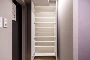 Interior - ALTERNA Kuramae (Tokyo)