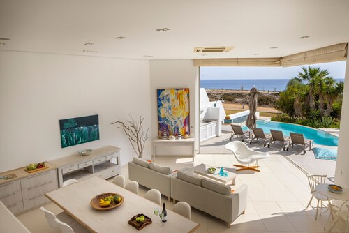Protaras Seafront Villa Alemar