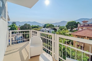 Deluxe Room, Sea View | Terrace/patio