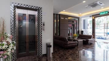 Sala de estar en el lobby