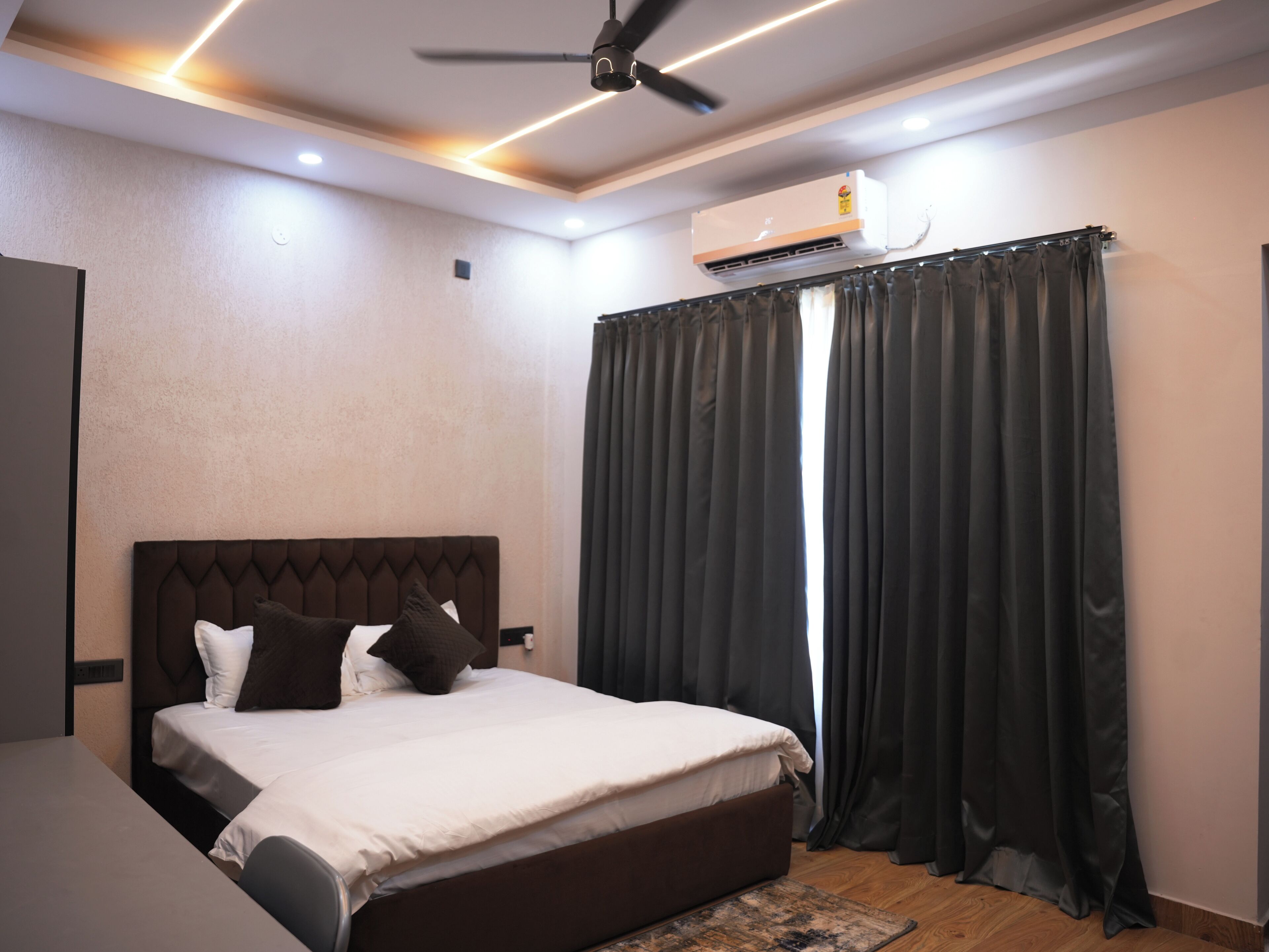 Premium bedding, Select Comfort beds, desk, laptop workspace