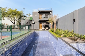 室外游泳池