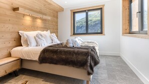 4 slaapkamers, een strijkplank/strijkijzer, gratis wifi, beddengoed