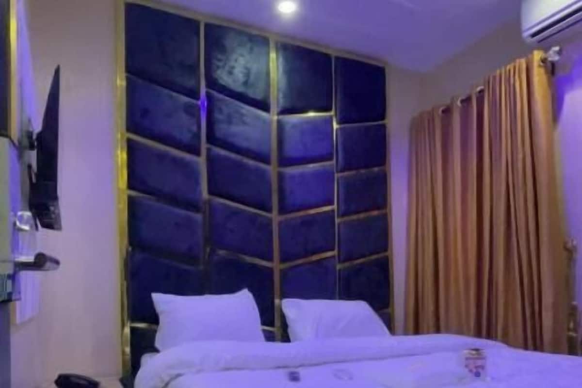 Executive-huone | Tallelokero huoneessa, työpöytä