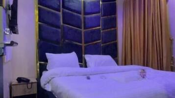 In-room safe, desk, laptop workspace, blackout drapes