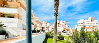 Nice Apartment With Shared Pool