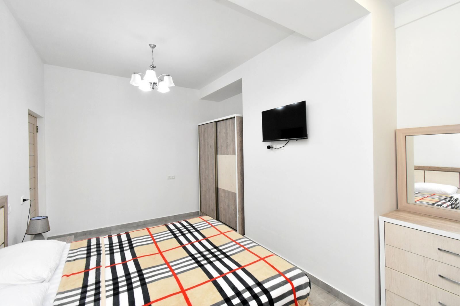 Basic-Apartment | Verdunkelungsvorhänge, Bügeleisen/Bügelbrett, kostenloses WLAN