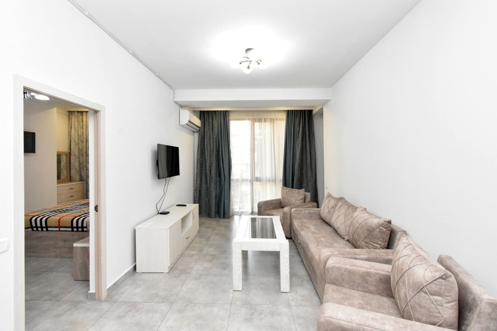 Basic Apartment | Living area