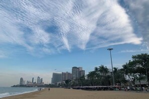 Unclassified image, 4 of 43, button - Thailand Pattaya Center Sea Seascape Apartment (Pattaya)
