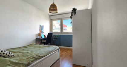 Private Room in a Shared Flat - Villeurbanne