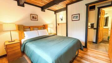 4 bedrooms, WiFi, bed sheets
