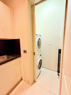 Apartamento luxo, vista para o mar | Área de estar