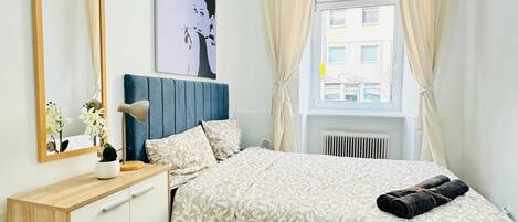 1 bedroom, bed sheets