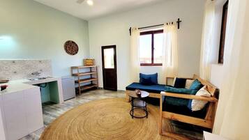 Caja fuerte, escritorio, espacio para trabajar con un portátil