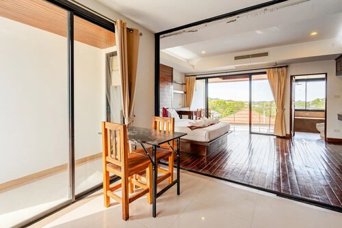 Chaweng Lake View Condotel