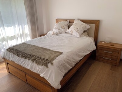 Family Beach House. Pet friendly. 5 minute walk to the longest beach in Aus!