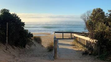 Beach nearby, sun-loungers, beach towels