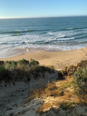Beach nearby, sun loungers, beach towels