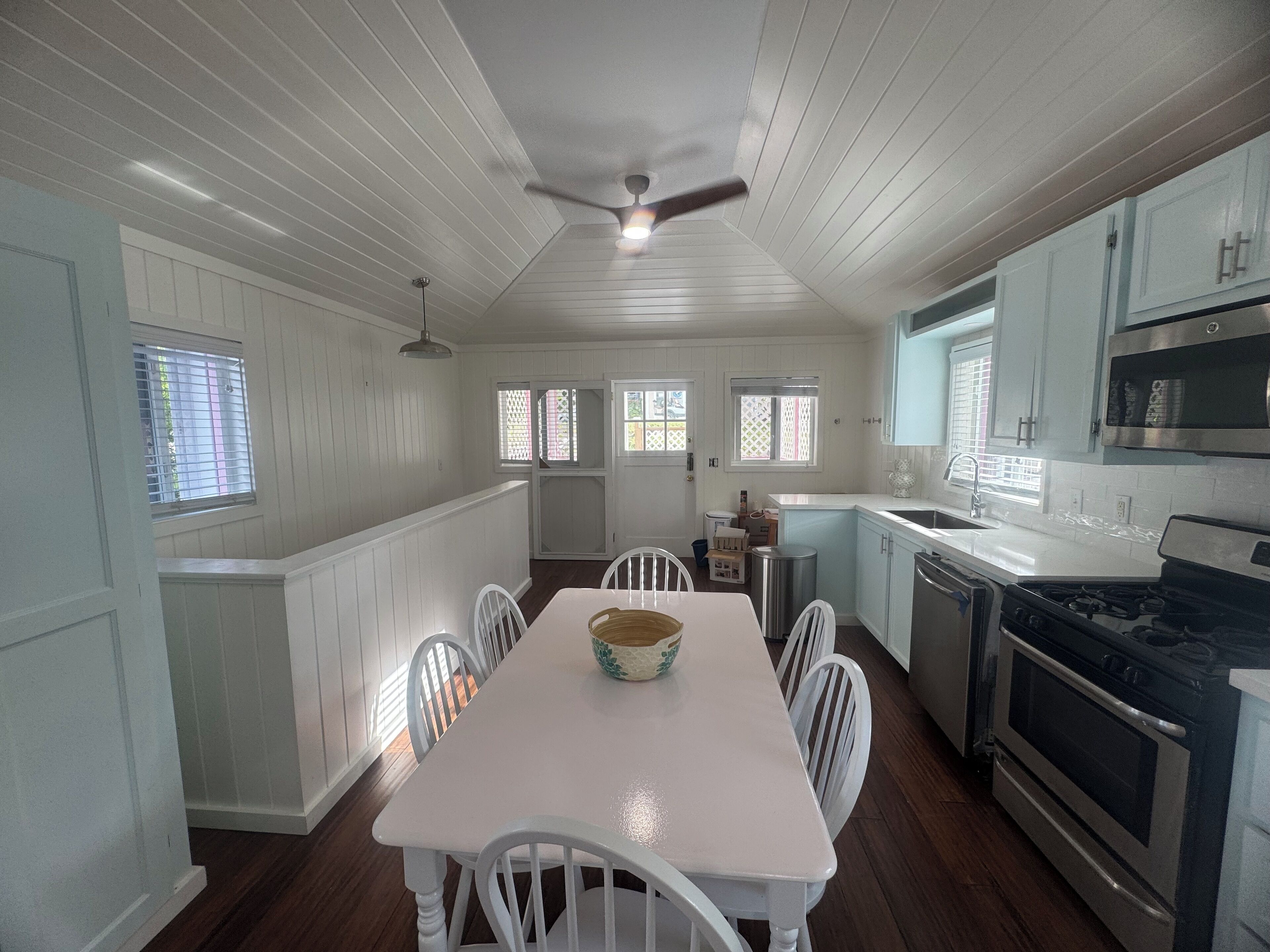 Mikrowelle, Ofen, Herdplatte, Geschirrspüler