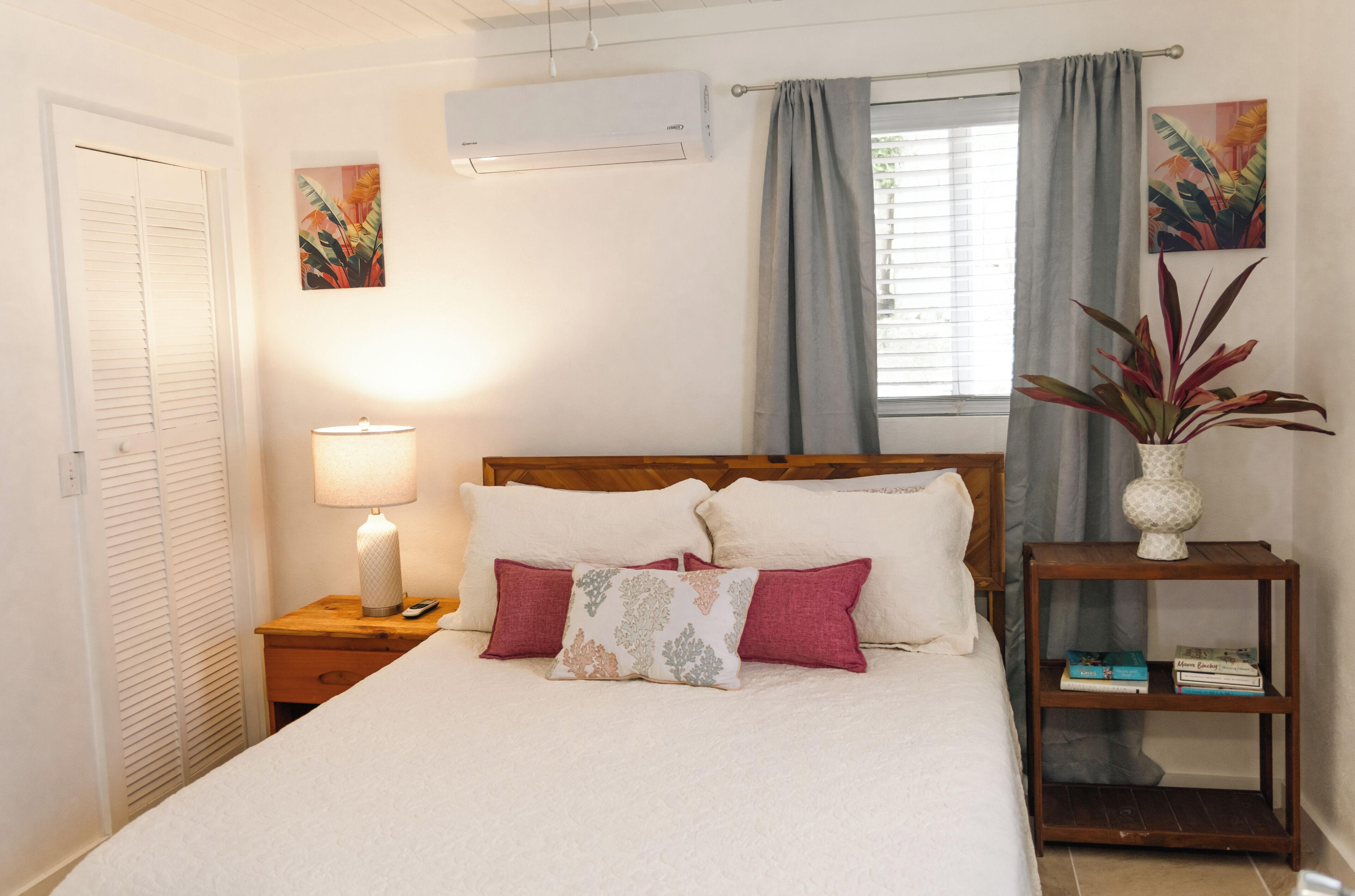 2 habitaciones, tabla de planchar con plancha, wifi y ropa de cama 