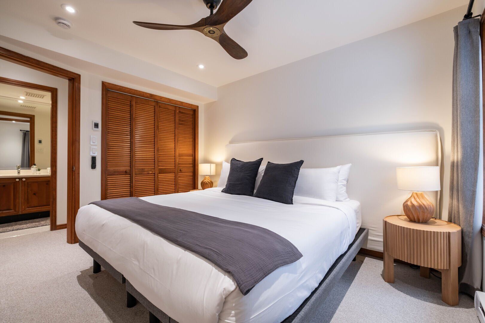 3 عدّة غرف نوم ومكواة/لوح كي وواي فاي مجانًا وملاءات أسرّة