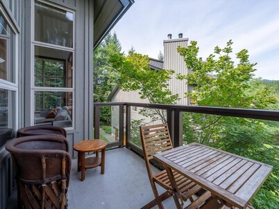 NEW Townhome | Complex hot tub | Free parking |BBQ