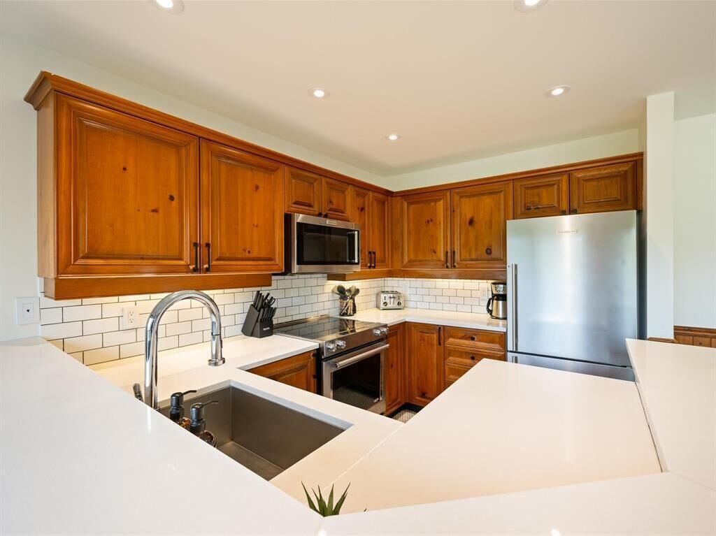 ثلاجة، ميكروويف، فرن، موقد طهي مسطح