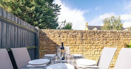 Charming 2 Bedroom Home in the Cotswolds