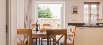 Charming 2 Bedroom Home in the Cotswolds