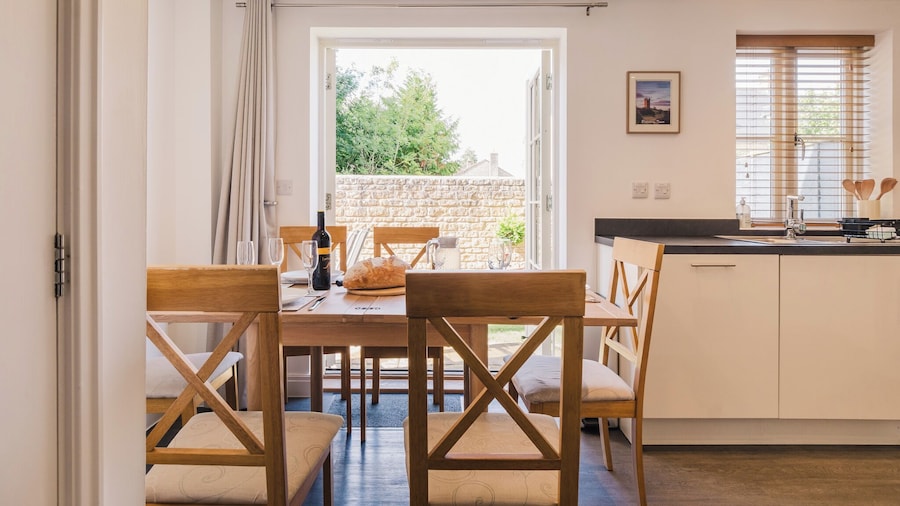 Charming 2 Bedroom Home in the Cotswolds