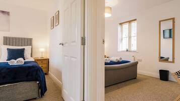 Iron/ironing board, free WiFi