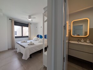 2 Schlafzimmer, Bügeleisen/Bügelbrett, kostenloses WLAN, Bettwäsche