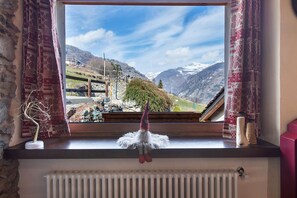 Interior - Chez Margot et Sophie – Charm, Stonework and Alpine Views (Torgnon)